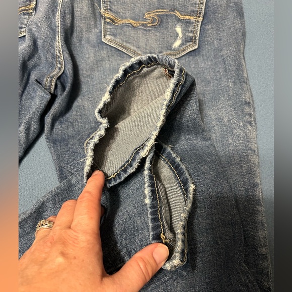 Silver Brand, Elyse Straight Leg Distressed Jeans, Size 30x32 - Picture 6 of 9
